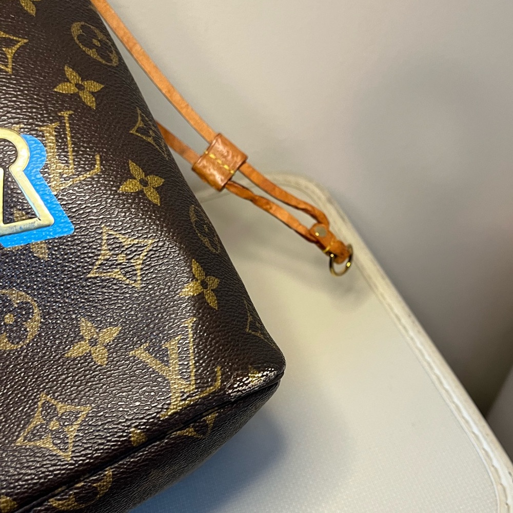 Louis Vuitton Limited Edition Love Lock Monogram Neverfull - Picture 11 of 16